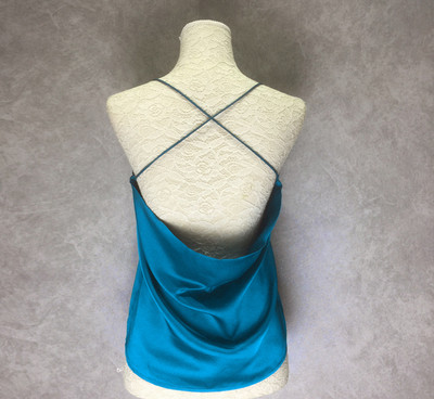 Κομψό γυναικείο αμάνικο με σταυρωμένα ιμάντα σε διάφορα χρώματα