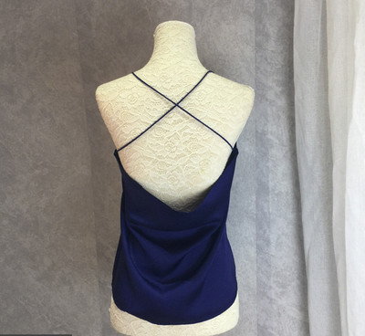 Κομψό γυναικείο αμάνικο με σταυρωμένα ιμάντα σε διάφορα χρώματα