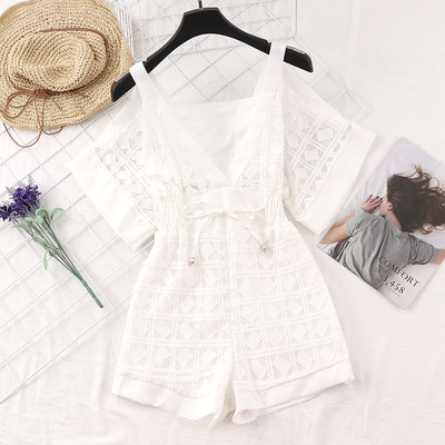 Salopetă scurtă de damă cu decolteu în V adânc în trei culori