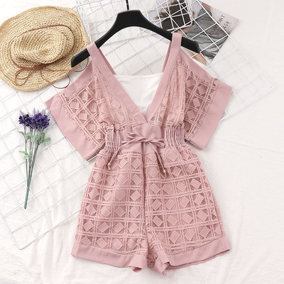 Salopetă scurtă de damă cu decolteu în V adânc în trei culori