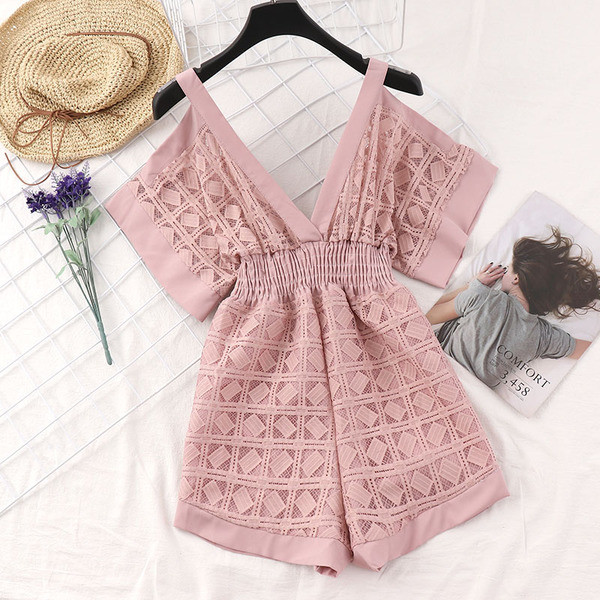 Salopetă scurtă de damă cu decolteu în V adânc în trei culori