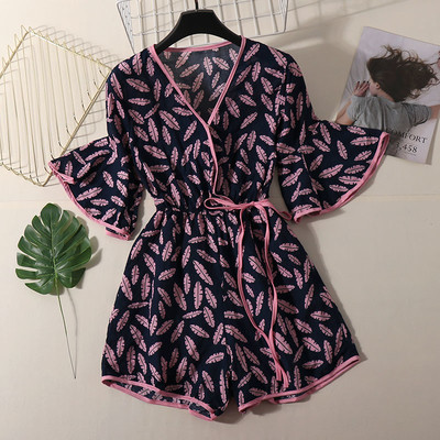 Salopetă de damă cu decolteu în V cu model floral