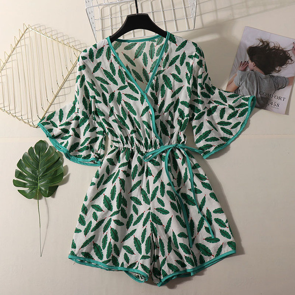 Salopetă de damă cu decolteu în V cu model floral