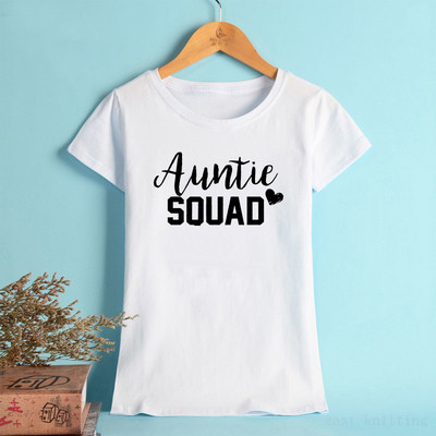 Tricou de damă modern cu mâneci scurte și inscripție - model gratuit