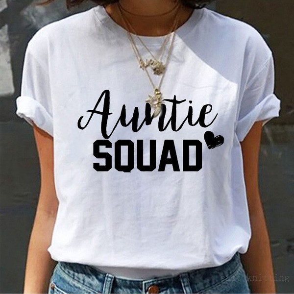 Tricou de damă modern cu mâneci scurte și inscripție - model gratuit