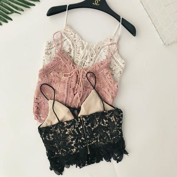 Top de dama scurt din dantela in trei culori