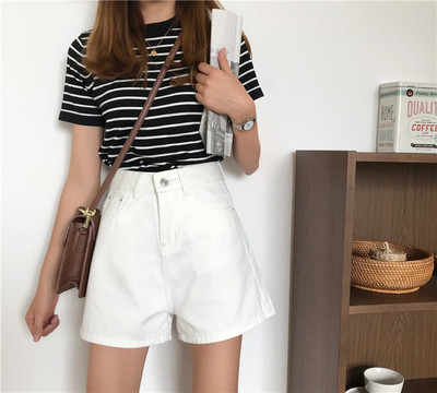 Γυναικεία shorts με υψηλή μέση