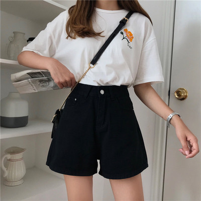 Γυναικεία shorts με υψηλή μέση
