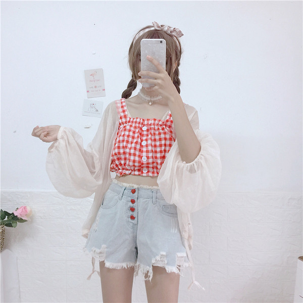 Pantaloni scurți de damă de culoare deschisă