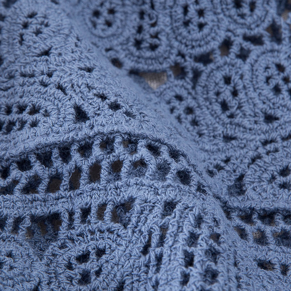 Top de dama scurt din dantela in patru culori