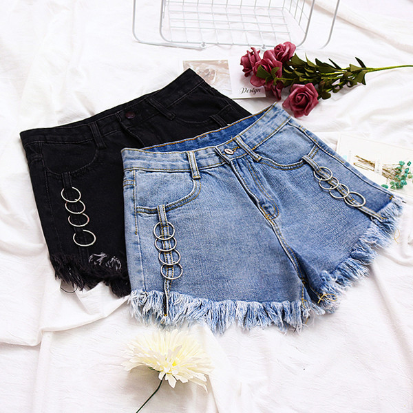 Pantaloni scurti de dama cu elemente metalice