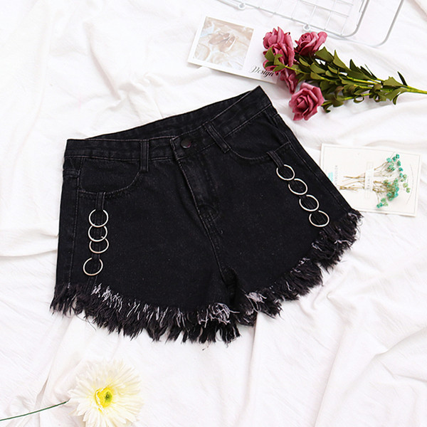 Pantaloni scurti de dama cu elemente metalice