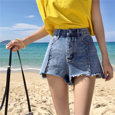 Pantaloni scurti din denim de dama de culoare deschisa