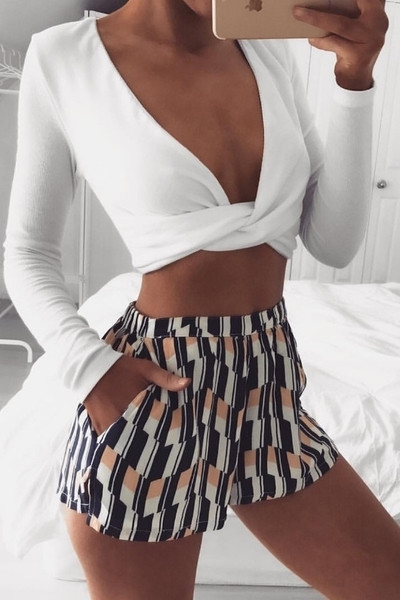 Κορυφαίο γυναικείο αμάνικομ σε 2 χρώματα