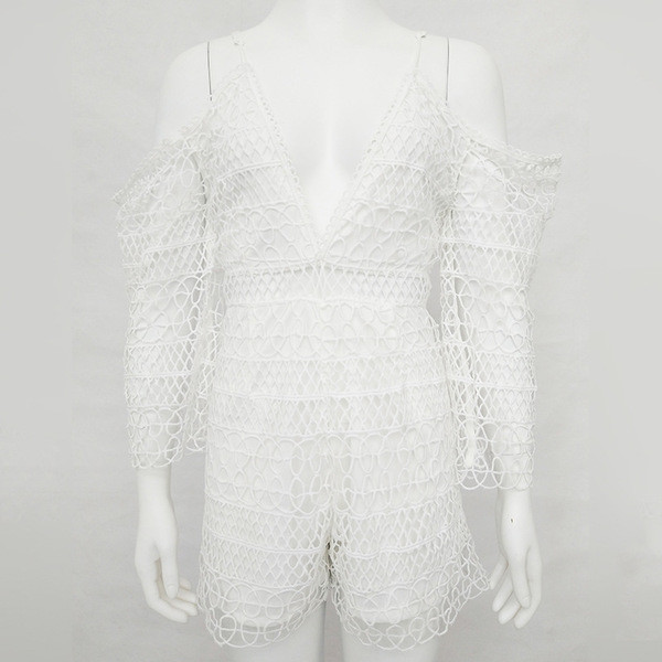 Γυναικεία φόρμα  με ντεκολτέ σε σχήμα V σε λευκό ρώμα