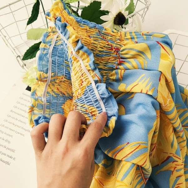 Bustiera dama cu motive florale in trei culori