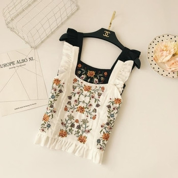 Γυναικείο trendy top με φαρδιές λουριά ώμου και floral κεντήματα σε λευκό και μαύρο χρώμα