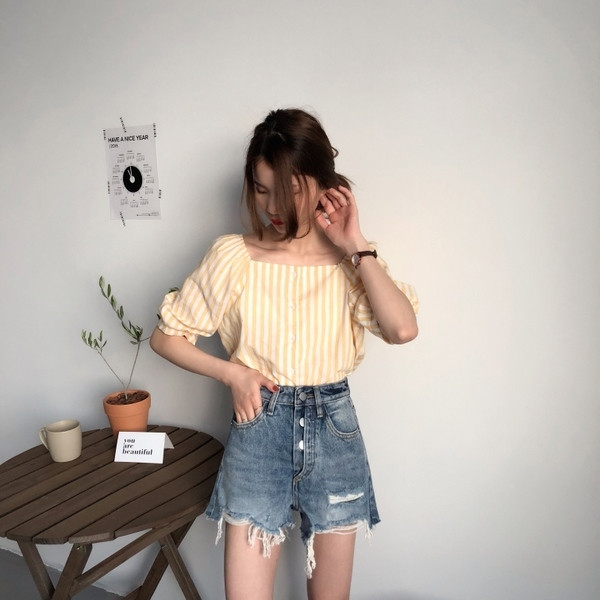 Pantaloni scurți de damă cu talie înaltă