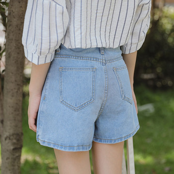 Fusta-pantaloni de culoare deschisa