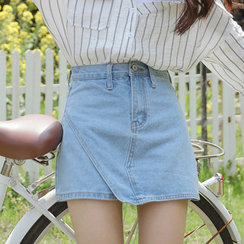 Fusta-pantaloni de culoare deschisa