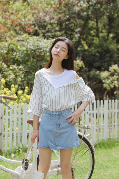 Fusta-pantaloni de culoare deschisa