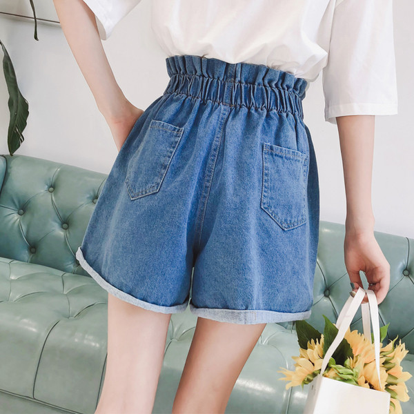 Pantaloni scurti de dama cu buzunare adanci si elastic