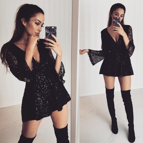 Κομψές γυναικείες φόρμες με ντεκολτέ σε σχήμα V σε δύο χρώματα