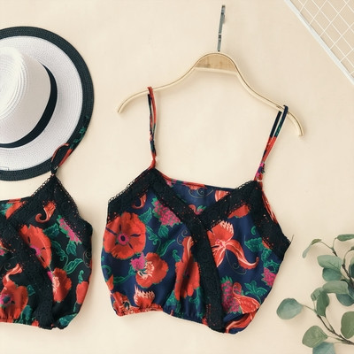 Top scurt de dama cu motive florale in mai multe culori