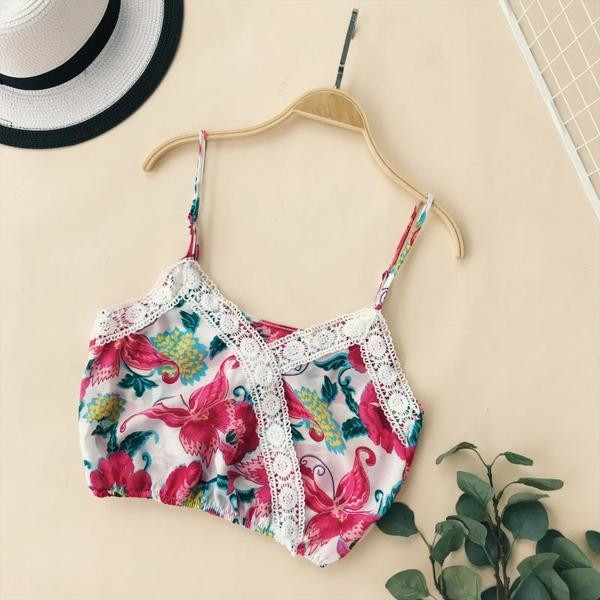 Top scurt de dama cu motive florale in mai multe culori