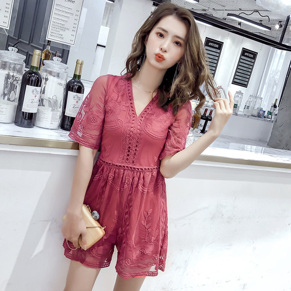 Γυναικεία ολόσωμη φόρμα  με ντεκολτέ σε σχήμα V