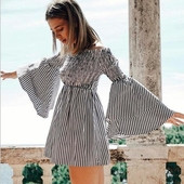 Γυναικείο  φόρεμα με λωτό μανίκη