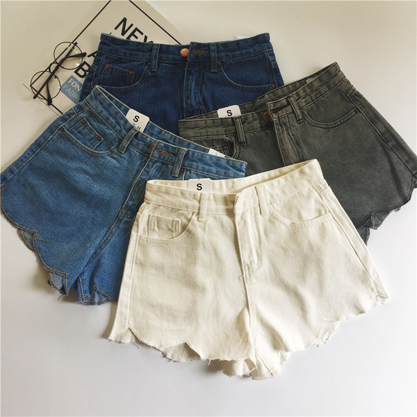 Pantaloni scurți de damă din denim în mai multe culori