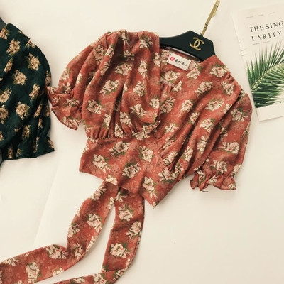 Γυναικείες κοντές μπλούζες με ντεκολτέ σε σχήμα V - διάφορα χρώματα