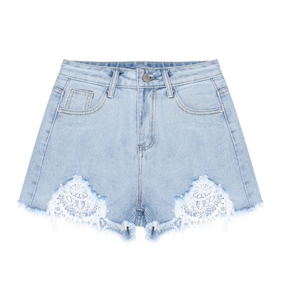 Γυναικεία shorts με δαντέλα σε ανοιχτό χρώμα
