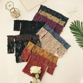 Bluză de damă cu mâneci scurte și motive florale - culori diferite