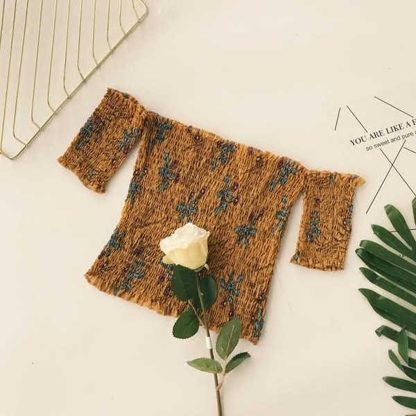 Bluză de damă cu mâneci scurte și motive florale - culori diferite