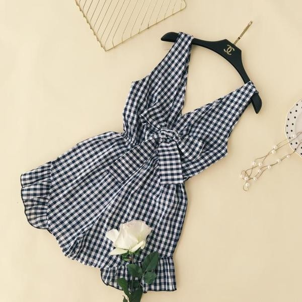 Salopeta de dama cu decolteu in V - carouri