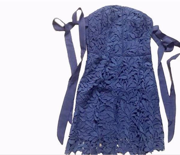 HIT Rochie moderna de dama fara bretele cu dantela si motive florale