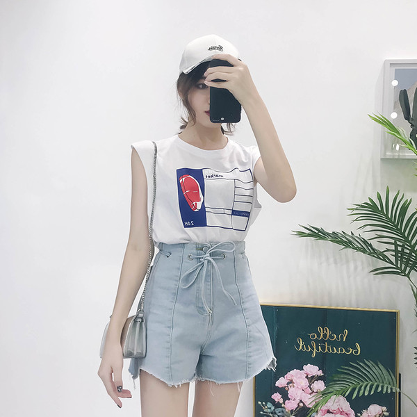 Blugi scurti de dama cu talie inalta de culoare deschisa