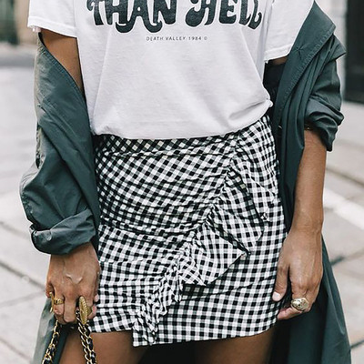 Fusta de dama stilata in dungi, cu talie inalta