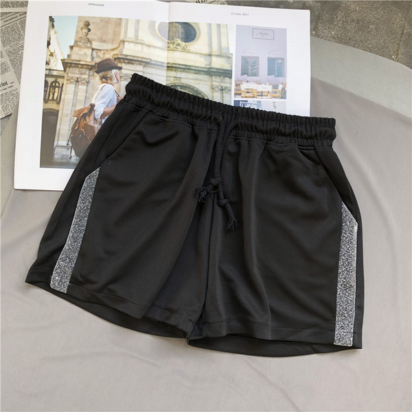 Pantaloni scurti de dama in doua culori