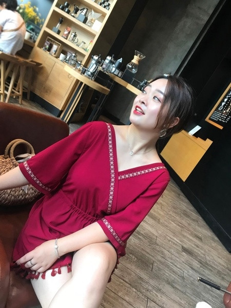 Maxi salopetă scurtă modernă pentru doamne în două culori