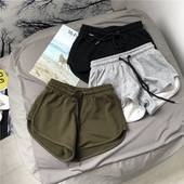 Pantaloni scurți și pantaloni casual în trei culori