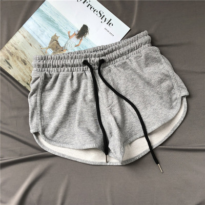 Pantaloni scurți și pantaloni casual în trei culori