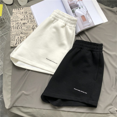 Дамски къси панталони с висока талия в черен и бял цвят