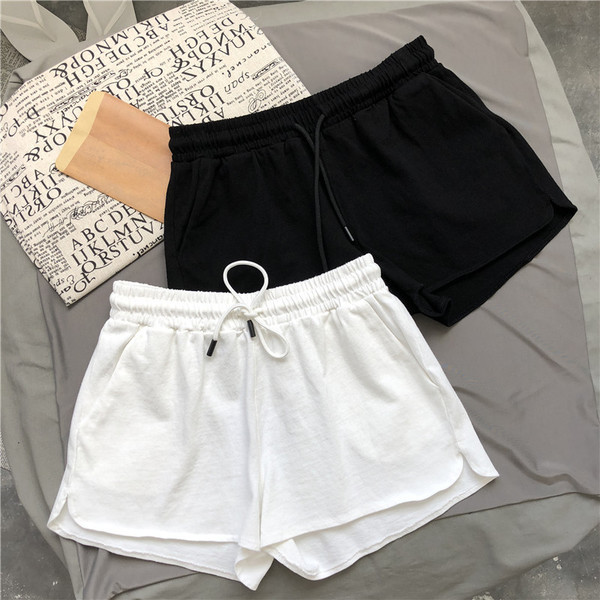 Αθλητικά σορτς σε μαύρο και άσπρο χρώμα