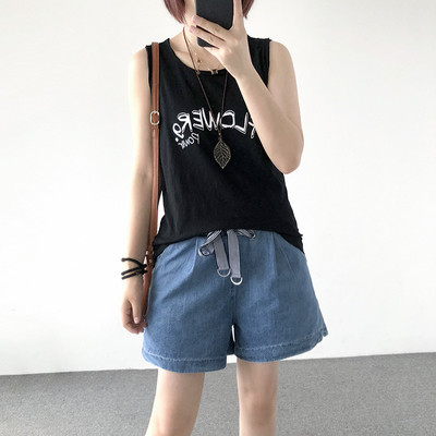 Maieu de damă într-un model larg cu inscripție