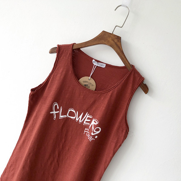 Maieu de damă într-un model larg cu inscripție