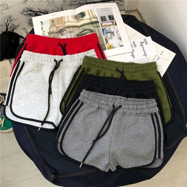 Pantaloni scurti de dama in mai multe culori cu talie elastica