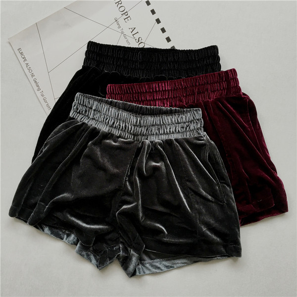 Pantaloni scurti de piele intoarsa de dama cu talie inalta